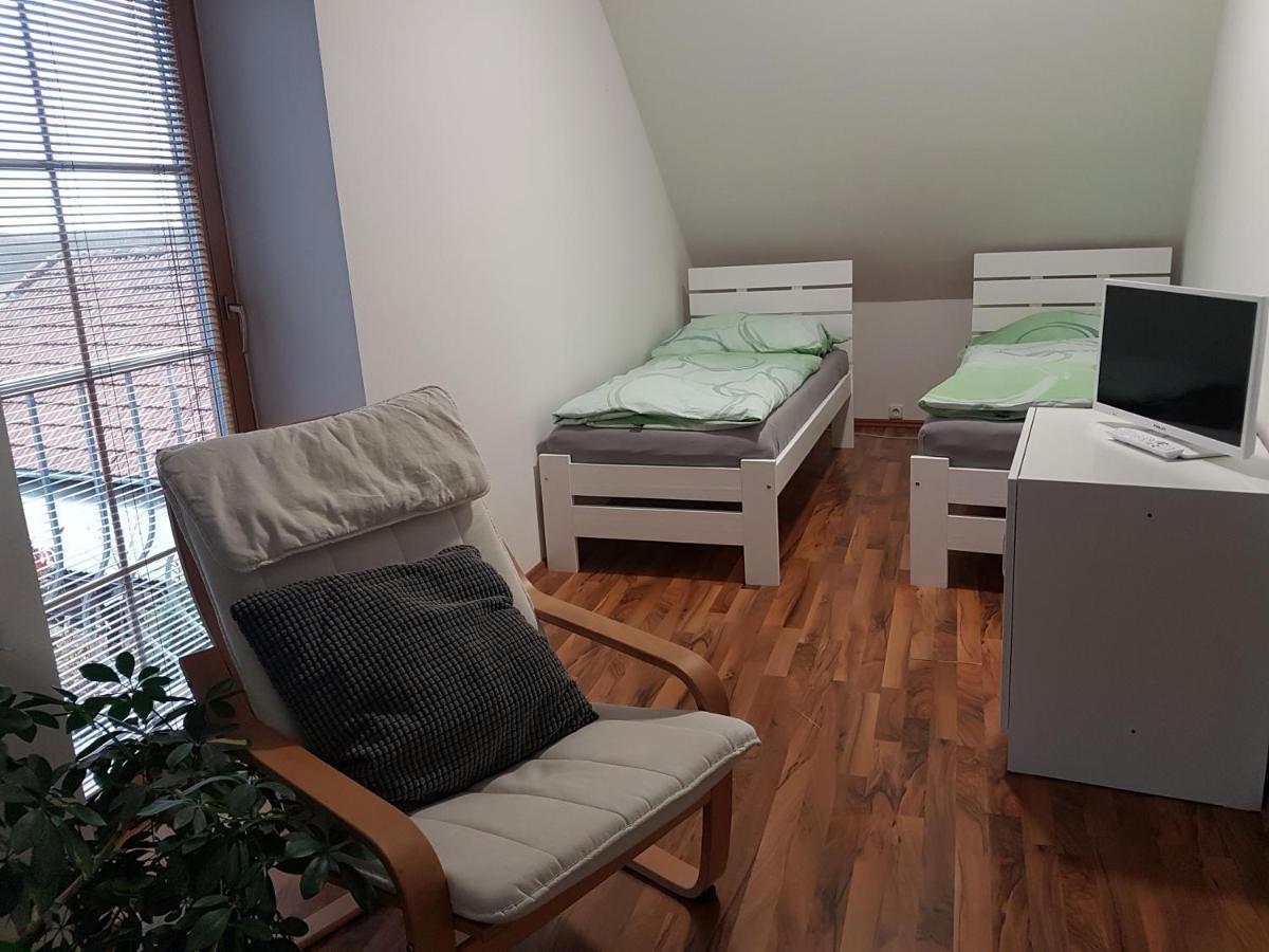 Apartman V Aleji Slavkov u Brna Ngoại thất bức ảnh